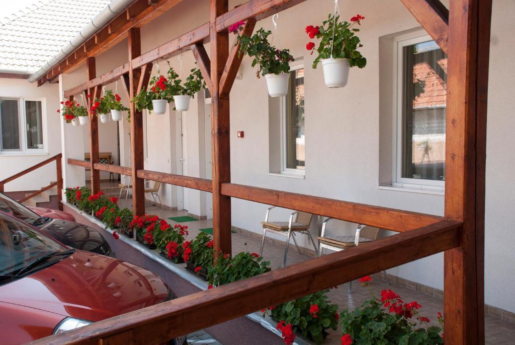 Polonia Apartman Apartment Egerszalok Bilik gambar